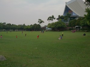 Contoh baik padang yang terancang.